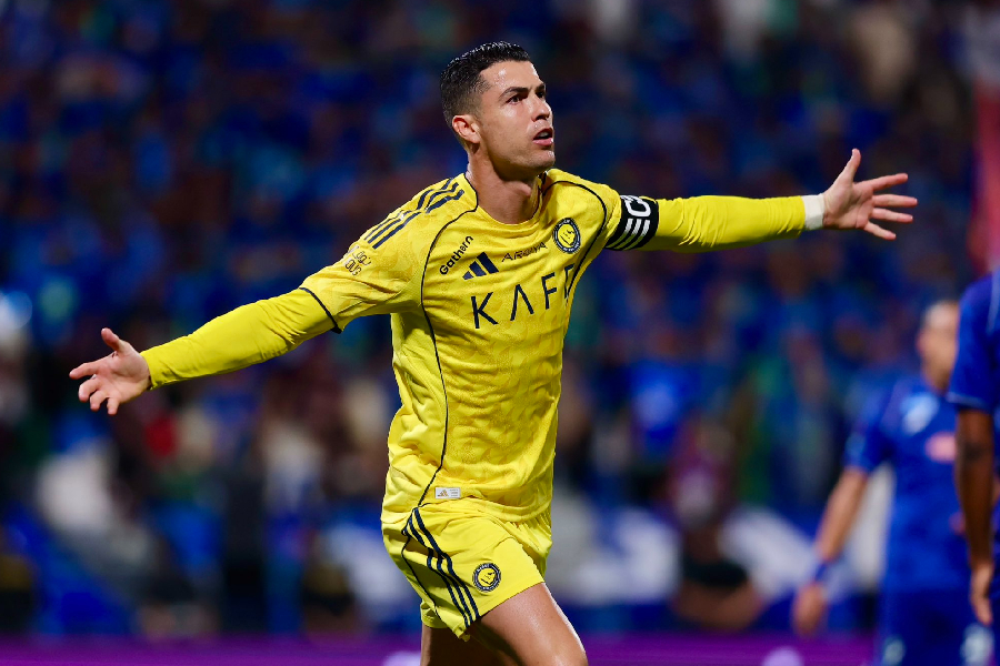 Homem sorrindo para newsletter