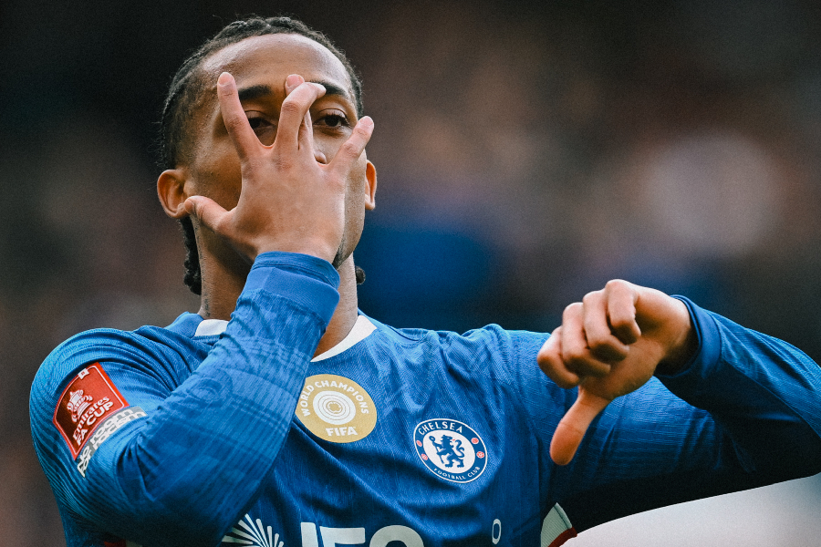 Barcelona tem João Pedro, do Chelsea, como alternativa para Lewandowski