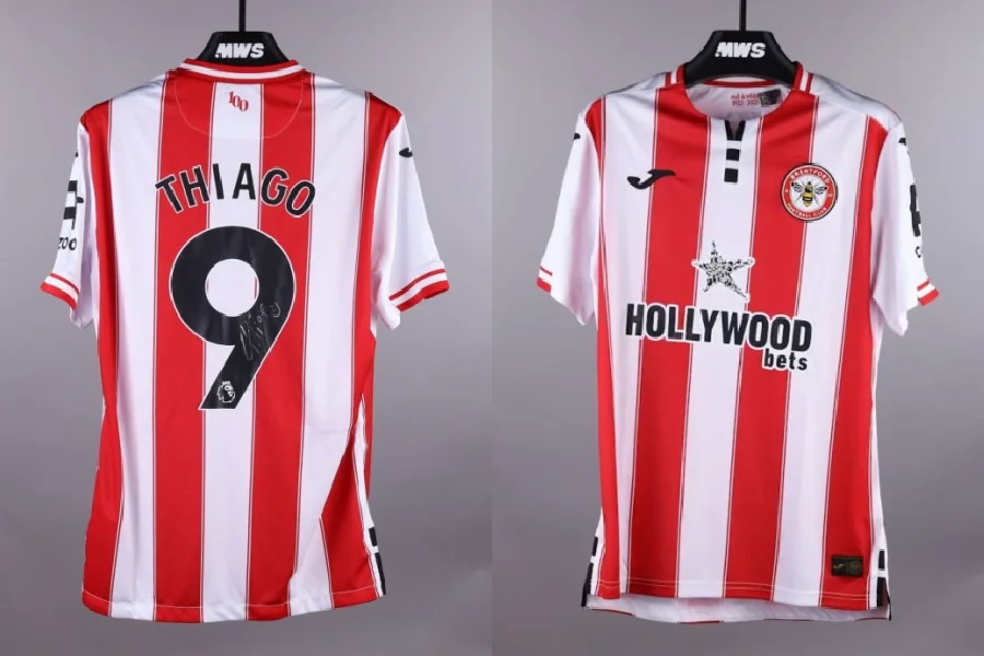 Camisas de Igor Thiago, recordista da Premier League, vão a leilão na MWS