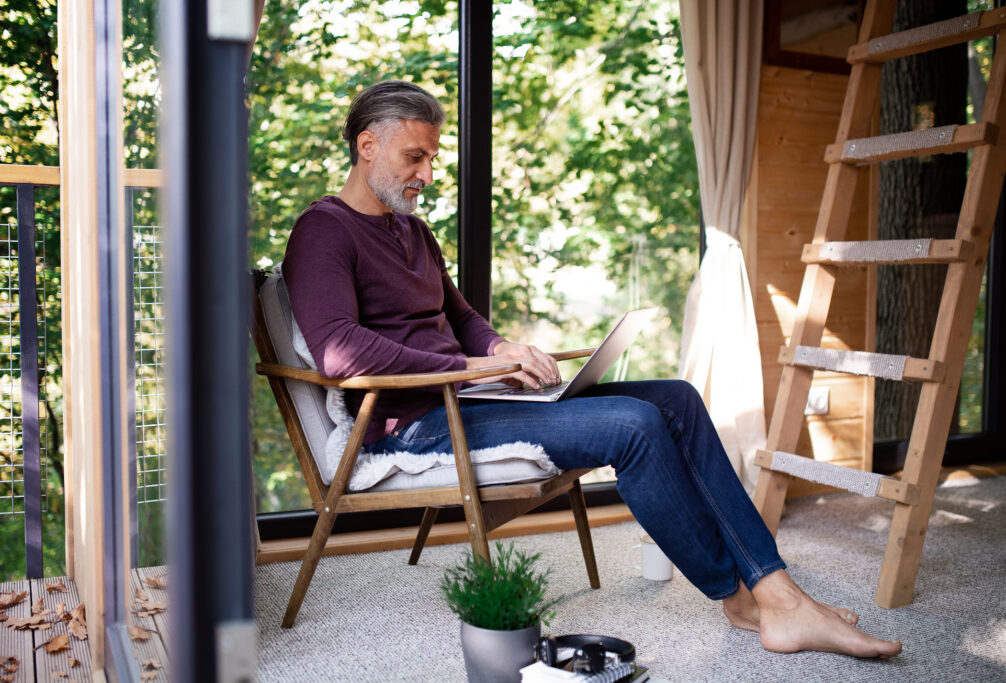 Descanso sem pendências: como a IA pode apoiar o planejamento de ausências e a retomada do trabalho