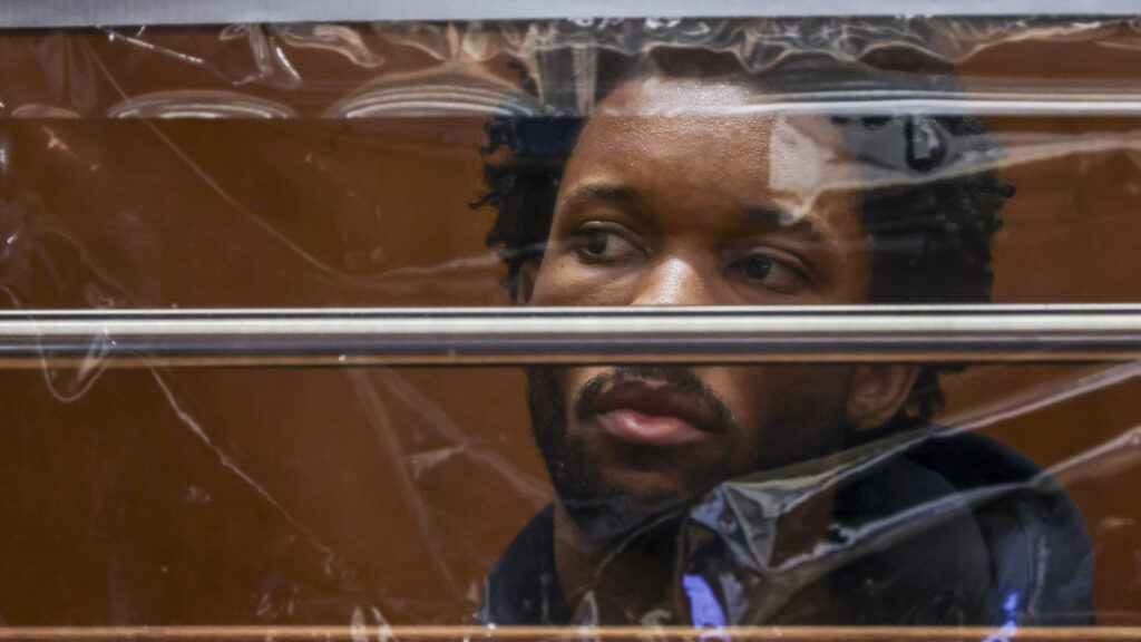 Epic está reembolsando os cosméticos do cantor D4vd em Fortnite após acusações criminais