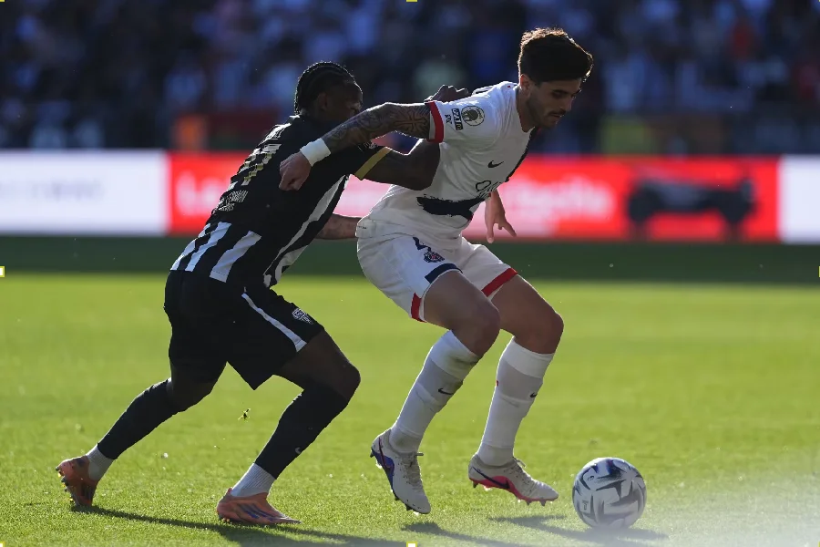 Luis Enrique compara Beraldo a Busquets: 'Homem do jogo'