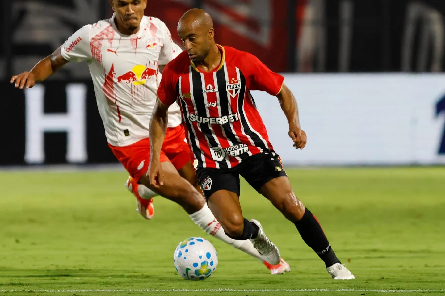 Marinho no Vitória: contratações e saídas dos clubes no Mercado da Bola de 2026