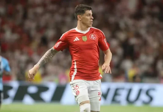 Volante do Inter recebe sondagem de time mexicano