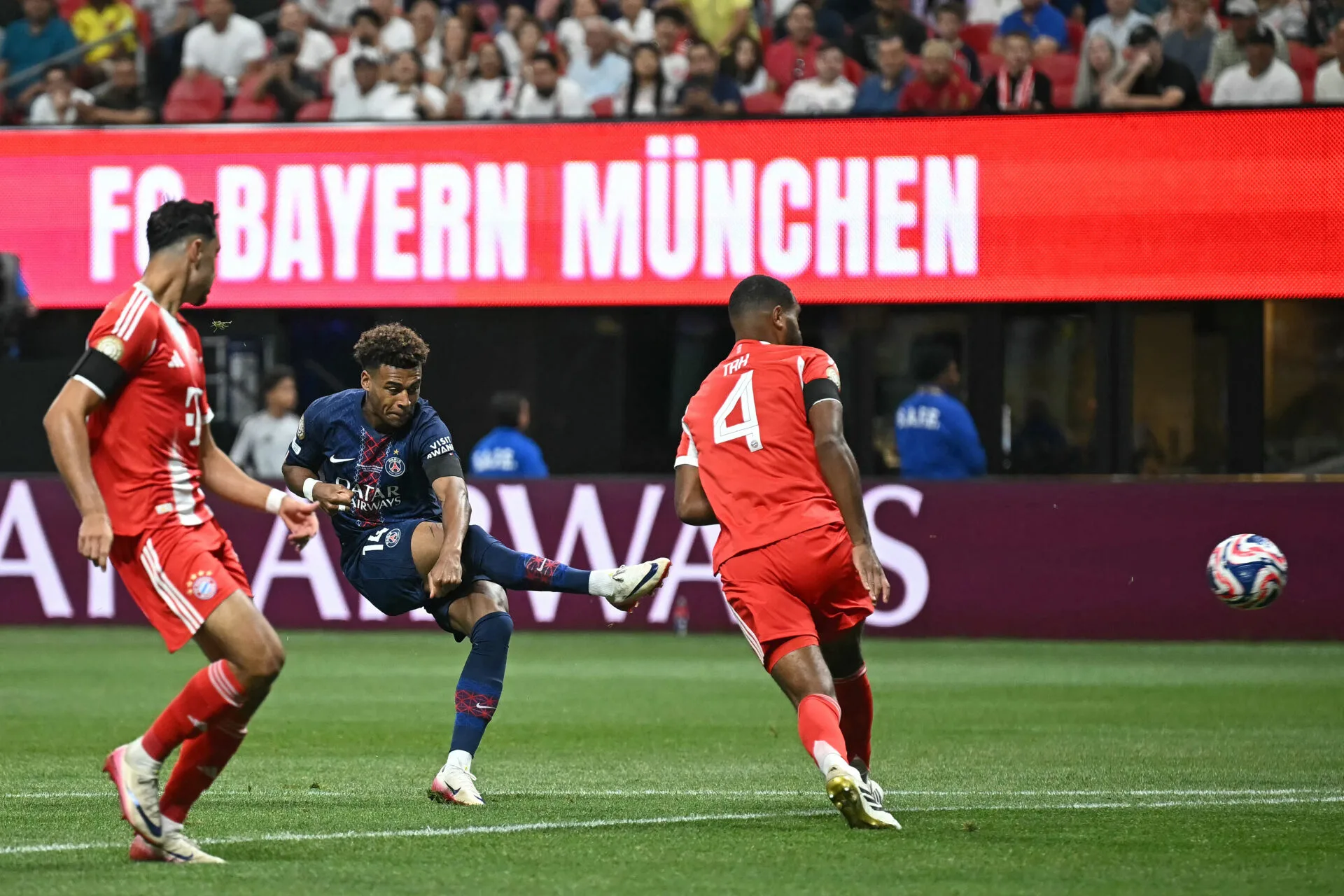 Luis Enrique não vê Bayern acima do PSG na semi da Champions