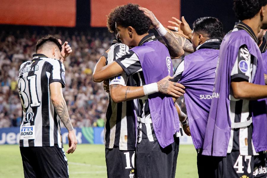 Robinho confirma tapa, e Neymar pede desculpas públicas