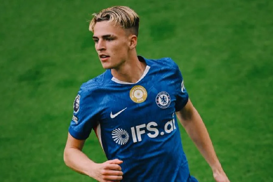 Jovem do Chelsea é hospitalizado após choque de cabeça