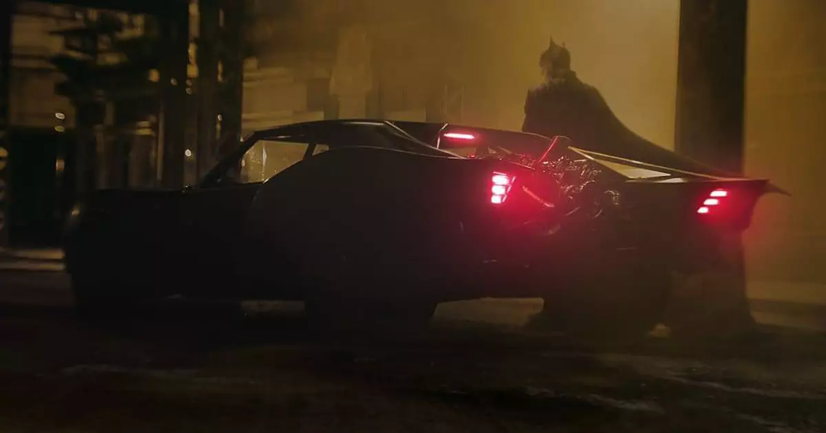 Parte 2 ganha primeira foto de bastidores com Batmóvel na neve
