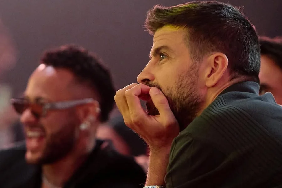 Piqué é suspenso por dois meses após discussão com árbitro