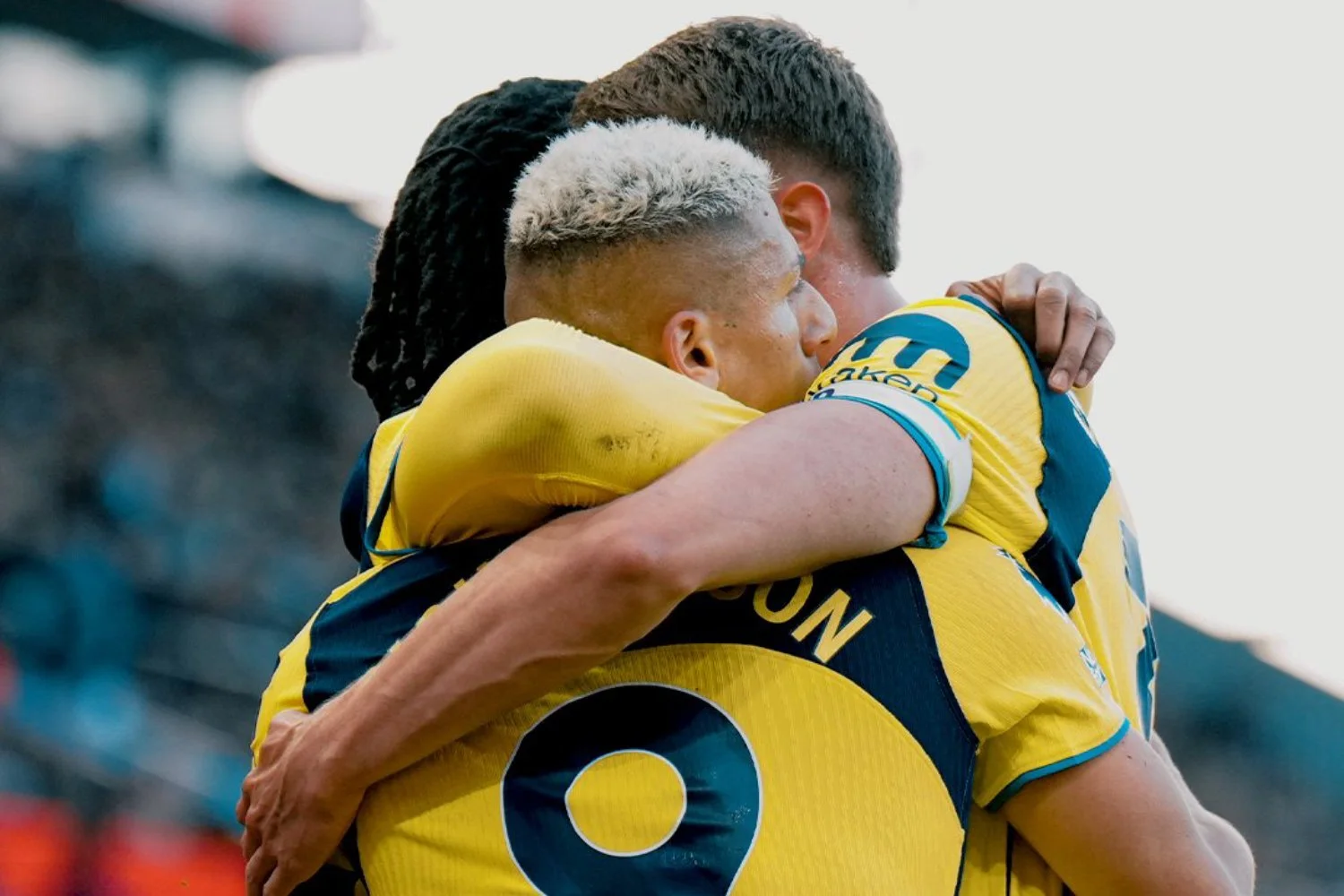 Richarlison marca, Tottenham ganha do Aston Villa fora e deixa zona de rebaixamento