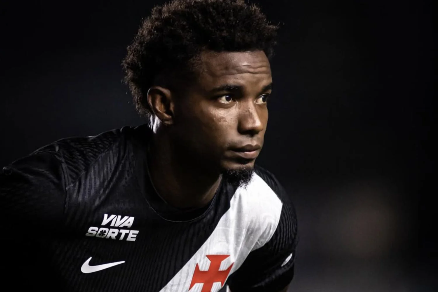 STJD absolve Thiago Mendes; Vasco e Corinthians são multados
