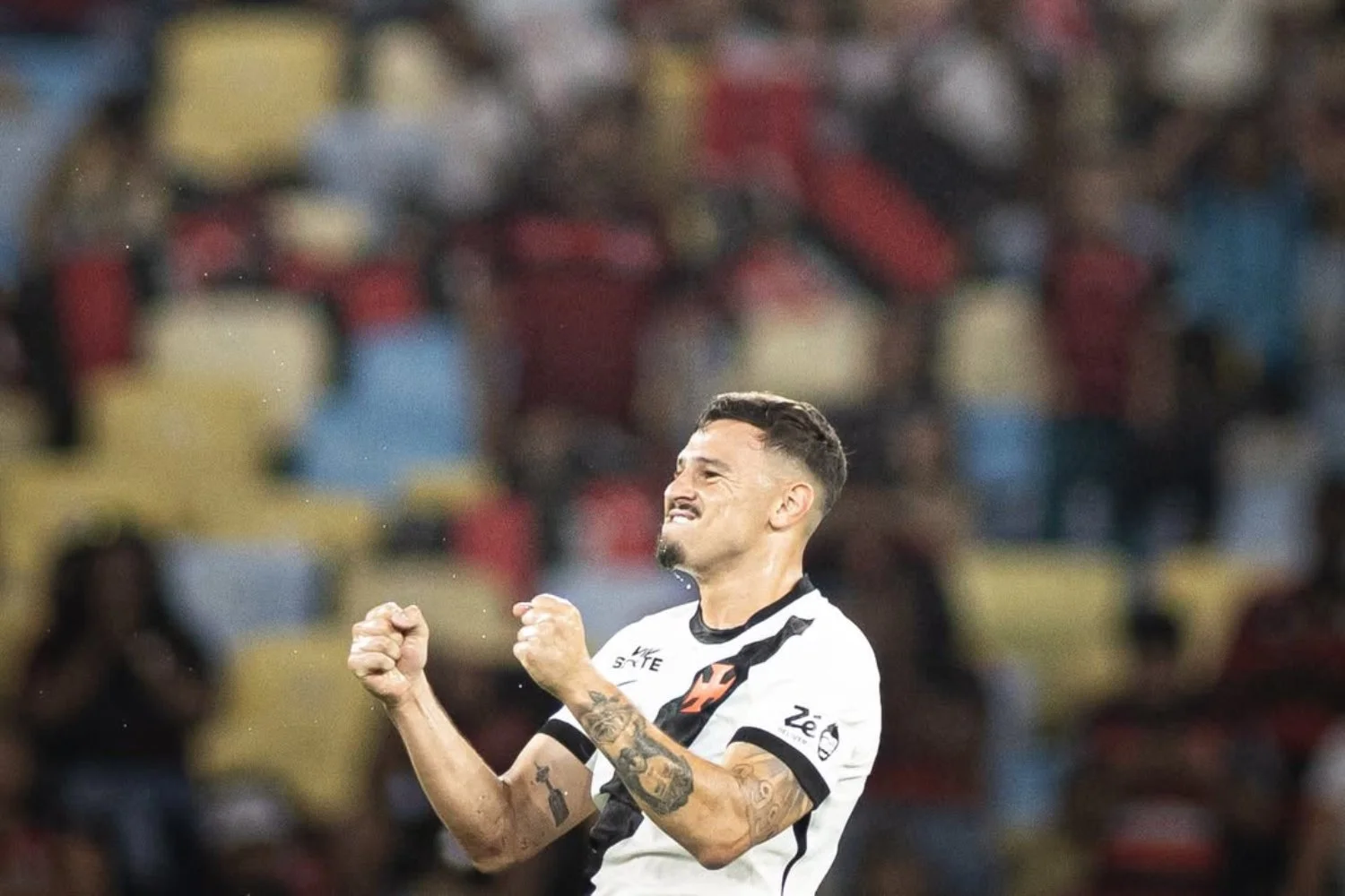Vasco reage e arranca empate heroico contra o Flamengo