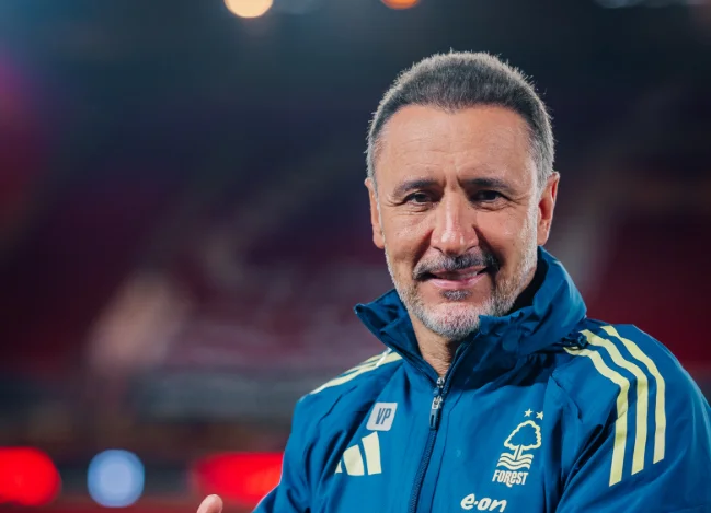 Vitor Pereira se destaca no comando do Nottingham Forest